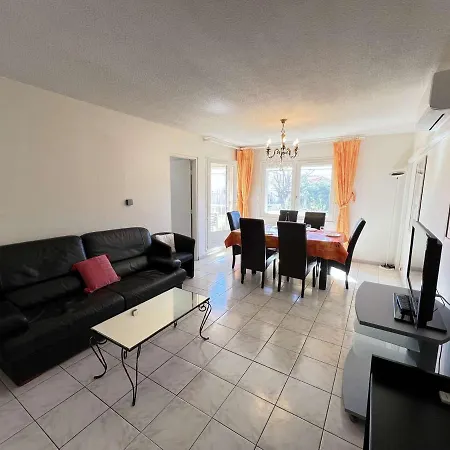 T3 Climatise, 2 Chambres, Balcon, Parking, Proche Plage, Lave-linge - Fr-1-702-22 Agde