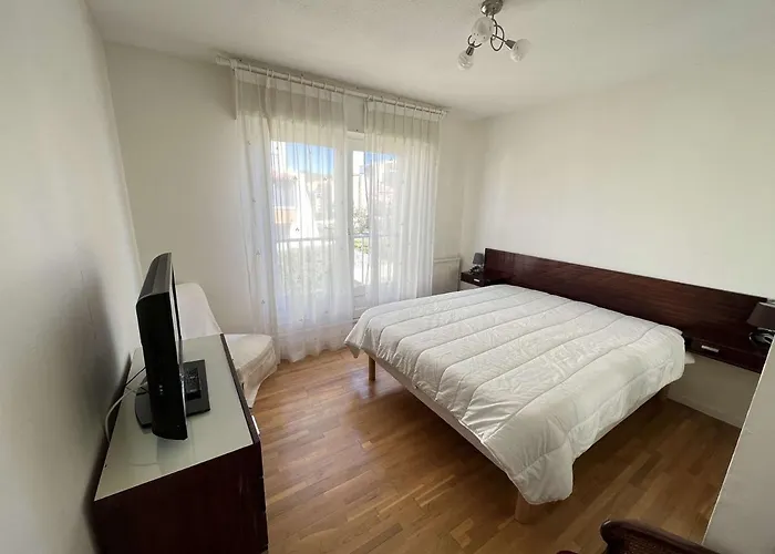Apartment T3 Climatise, 2 Chambres, Balcon, Parking, Proche Plage, Lave-linge - Fr-1-702-22