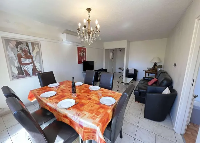 T3 Climatise, 2 Chambres, Balcon, Parking, Proche Plage, Lave-linge - Fr-1-702-22 * Agde