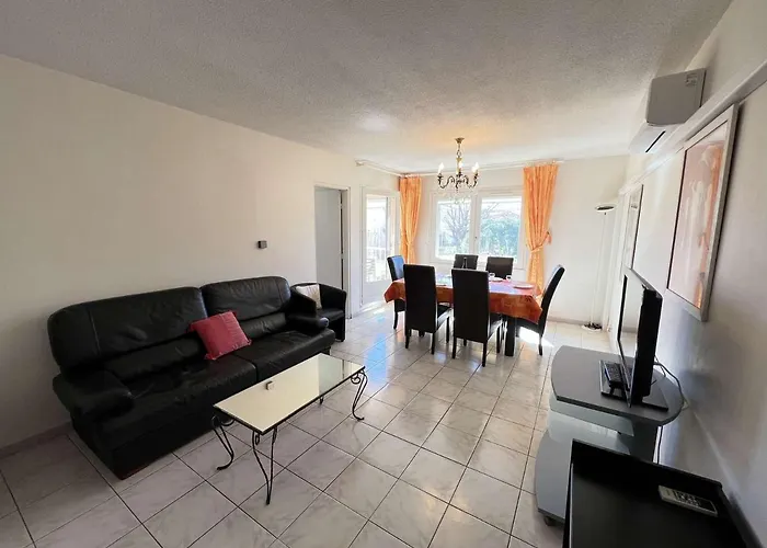 T3 Climatise, 2 Chambres, Balcon, Parking, Proche Plage, Lave-linge - Fr-1-702-22 Agde